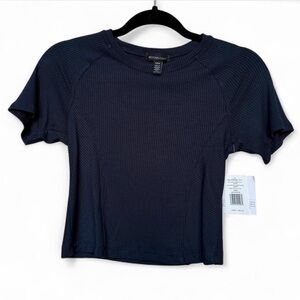 NWT Beyond Yoga midnight navy Silhouette Cropped tee size medium